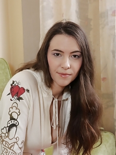 Clara Hairy But Girls