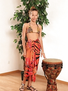 Manita Big Fat Hairy Pussy Cam