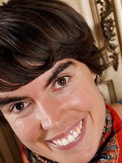 Renee Adult Hairy Tight Pussy Fuck