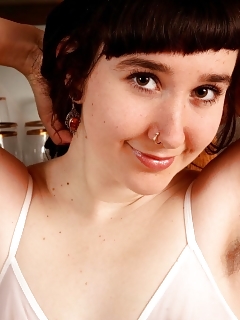 Urtica Hairy Vagine Women